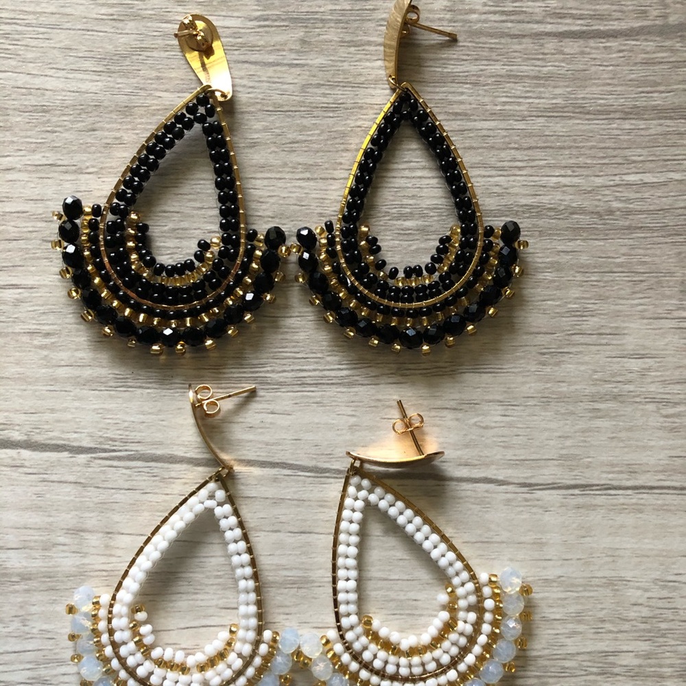 Gold teardrop earrings with black & gold beads - Picture 5 of 5